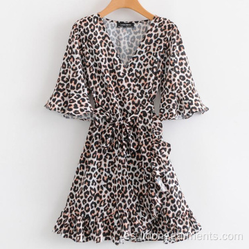 Vestido de manga corta de leopardo